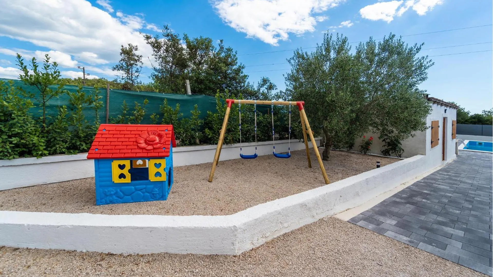 4 Bedroom Awesome Home In Polaca